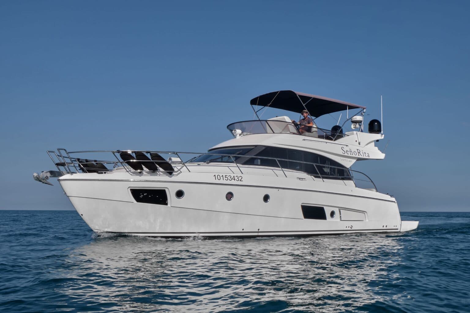 моторная яхта Сеньорита моторная яхта Сеньорита